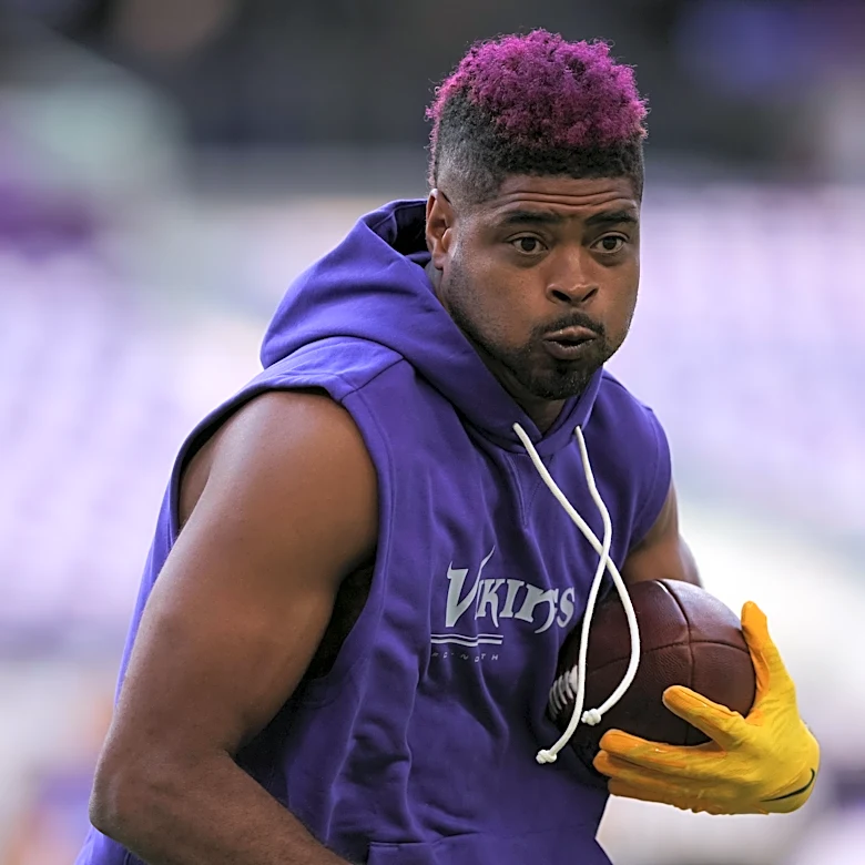 Chiefs News: Could Chiefs revisit offseason plan at wide receiver?