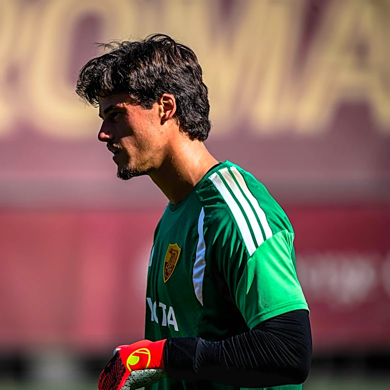 Roma Lose Mile Svilar to Fractured Pinky Toe at Worst Possible Time