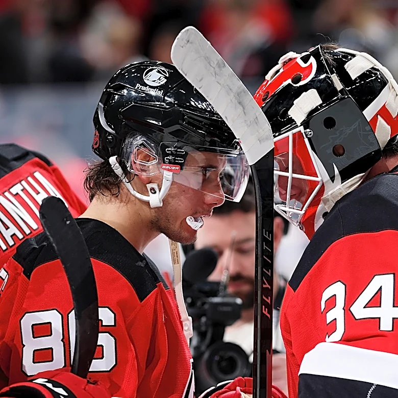 Devils Dominate Canucks in 4-1 Win in Milestone Games for Allen and Hischier