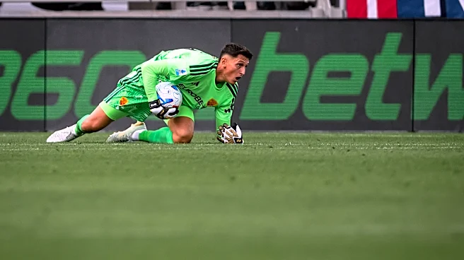 Roma Holds Como to a Draw Despite Costly Malen Red Card