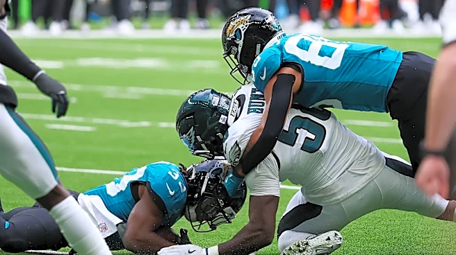 Jalyx Hunt injury: Eagles edge rusher leaves game in pain