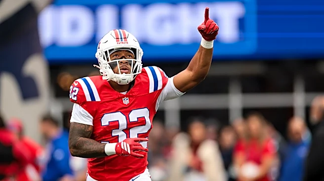 TreVeyon Henderson injury: Patriots RB leaves Raiders game in first half