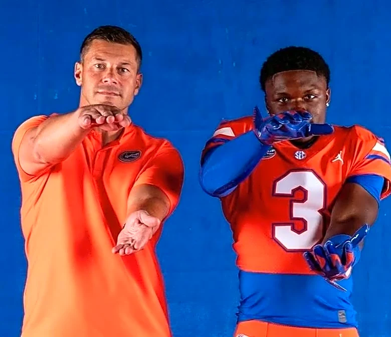 No. 1 WR Easton Royal flips from Texas to Florida