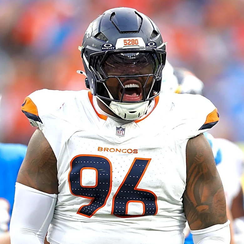 Broncos defense goes crazy in fourth quarter to lead team to victory over Chargers