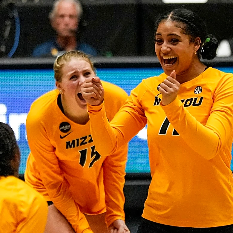 Mizzou Volleyball Rallies Past Auburn in Five-Set Home Victory
