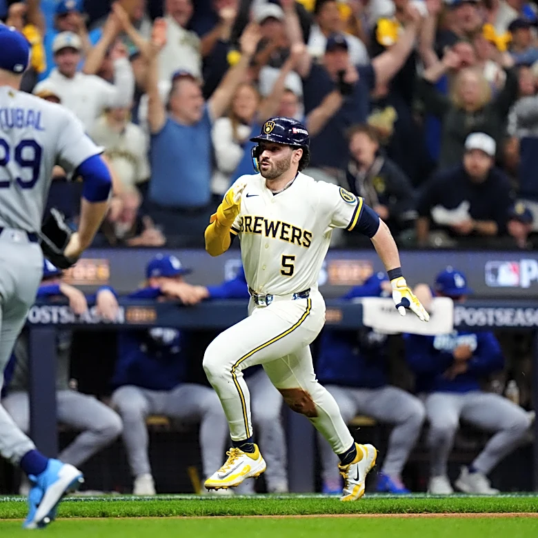 In a battle of little things, Brewers did the big thing to beat Dodgers in NLCS Game 1