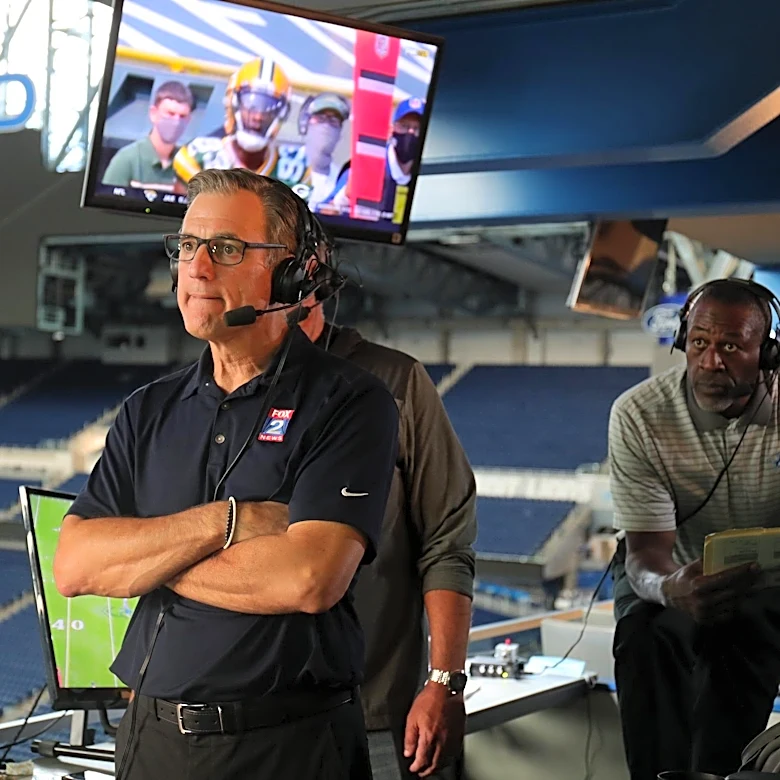 Several Detroit Lions honor play-by-play announcer Dan Miller following wife’s death