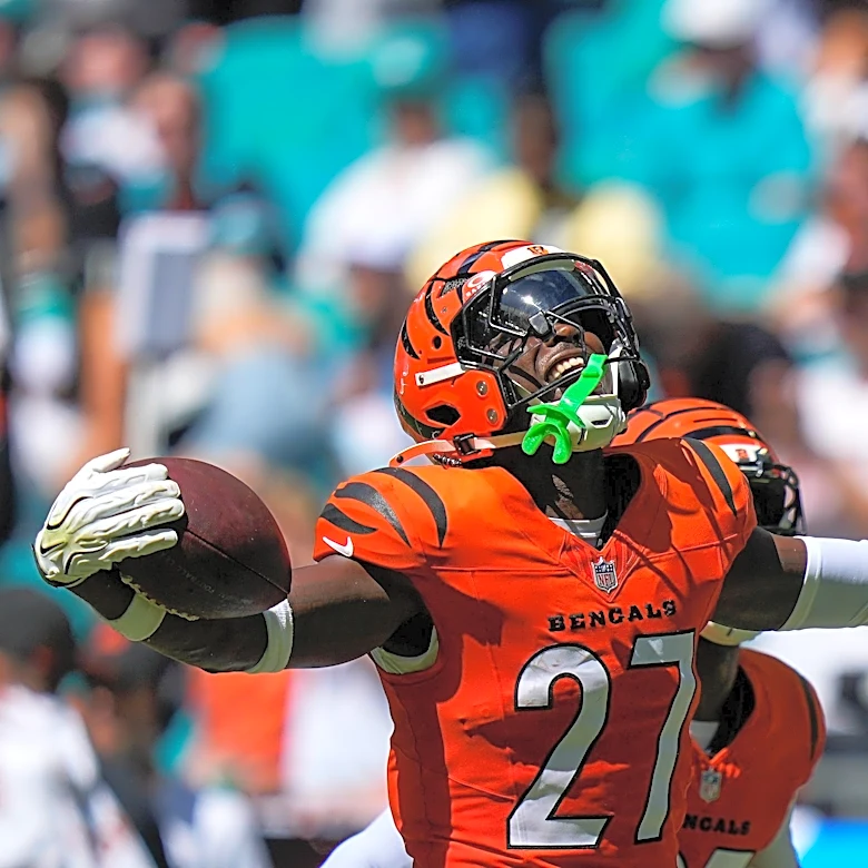 Jordan Battle backs up talk with 2 interceptions vs. Malik Willis in Bengals’ win over Dolphins