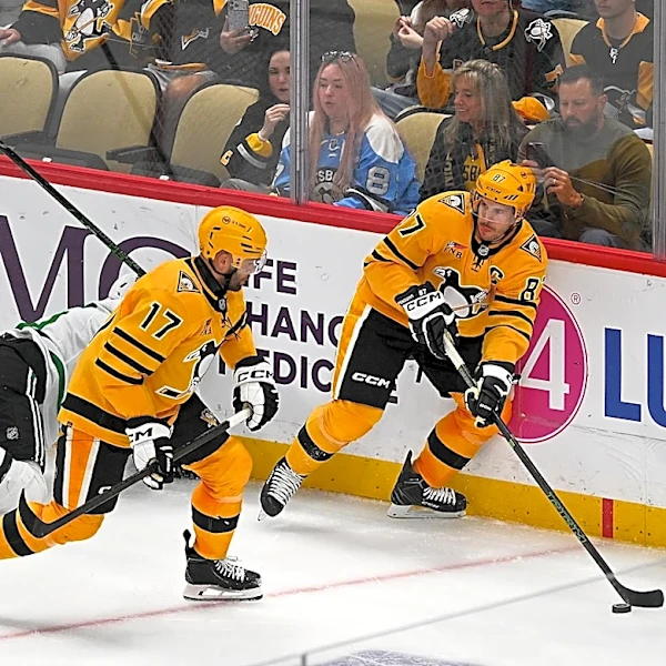 In the midst of Sidney Crosby’s slump, Penguins sticking with first line
