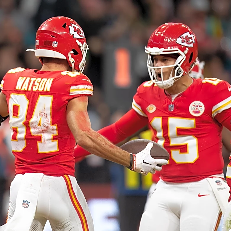 Chiefs sign wide receiver Justin Watson to practice squad