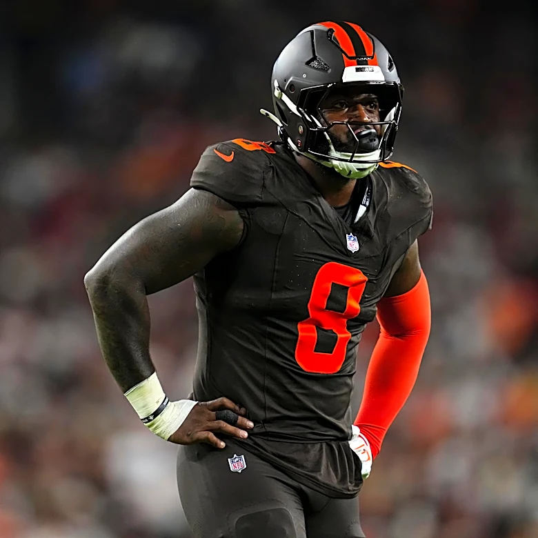 What the heck is going on with Browns DE Jared Verse?