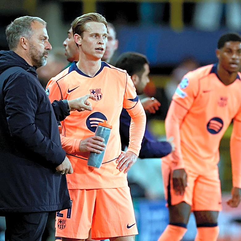 Should Hansi Flick reinvent Frenkie de Jong as a center-back at Barcelona?
