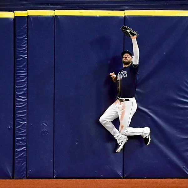 Kevin Kiermaier to throw out ALCS Game Two first pitch