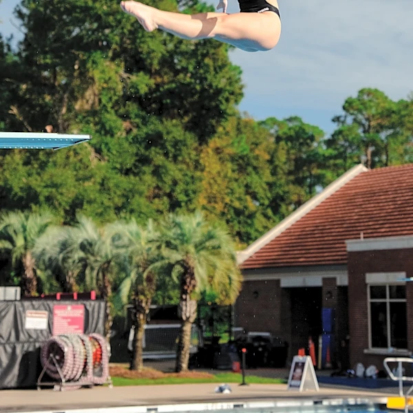 Swoboda sets school, meet record at Seminole Fall Classic