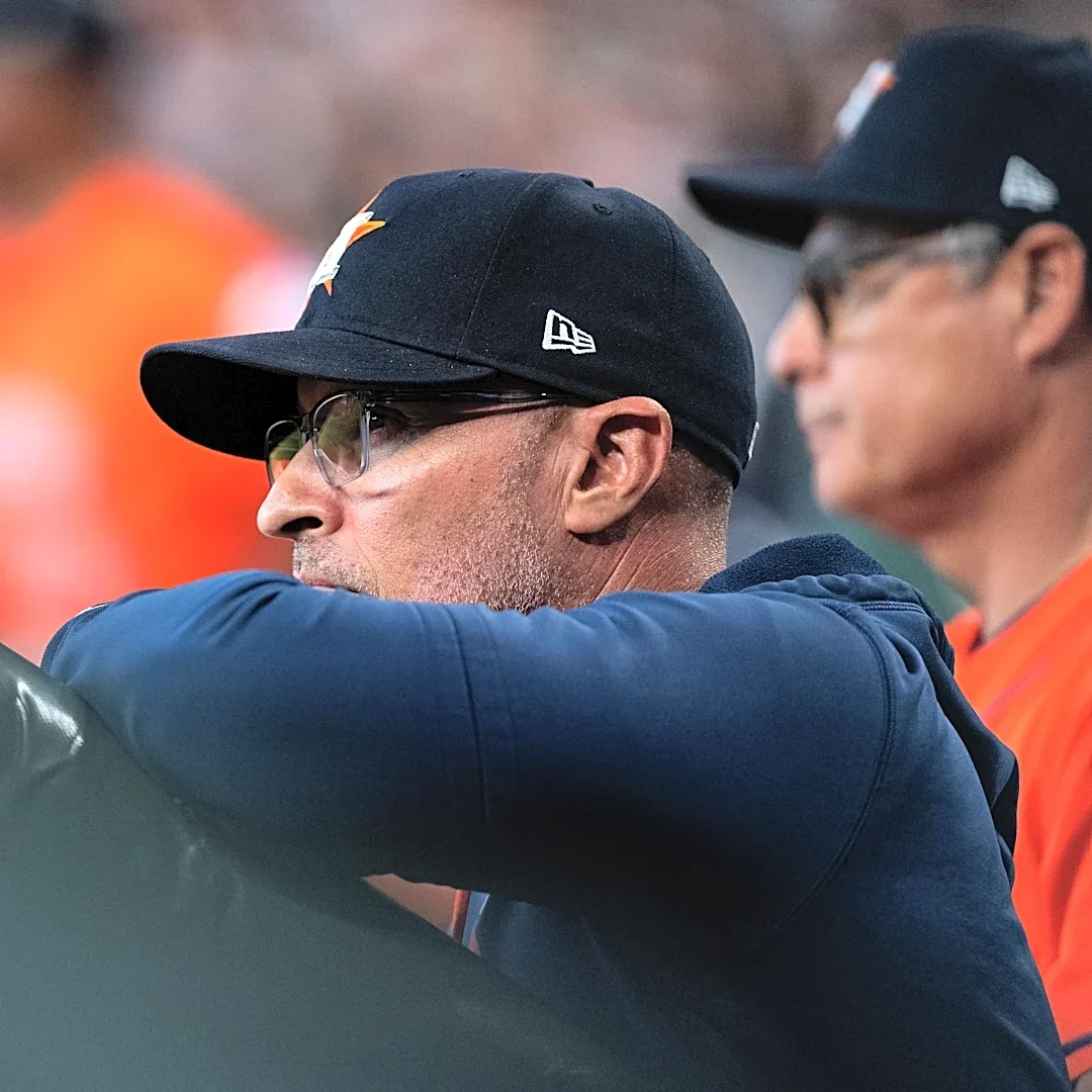 Astros let Espada go, but keep many of their coaches