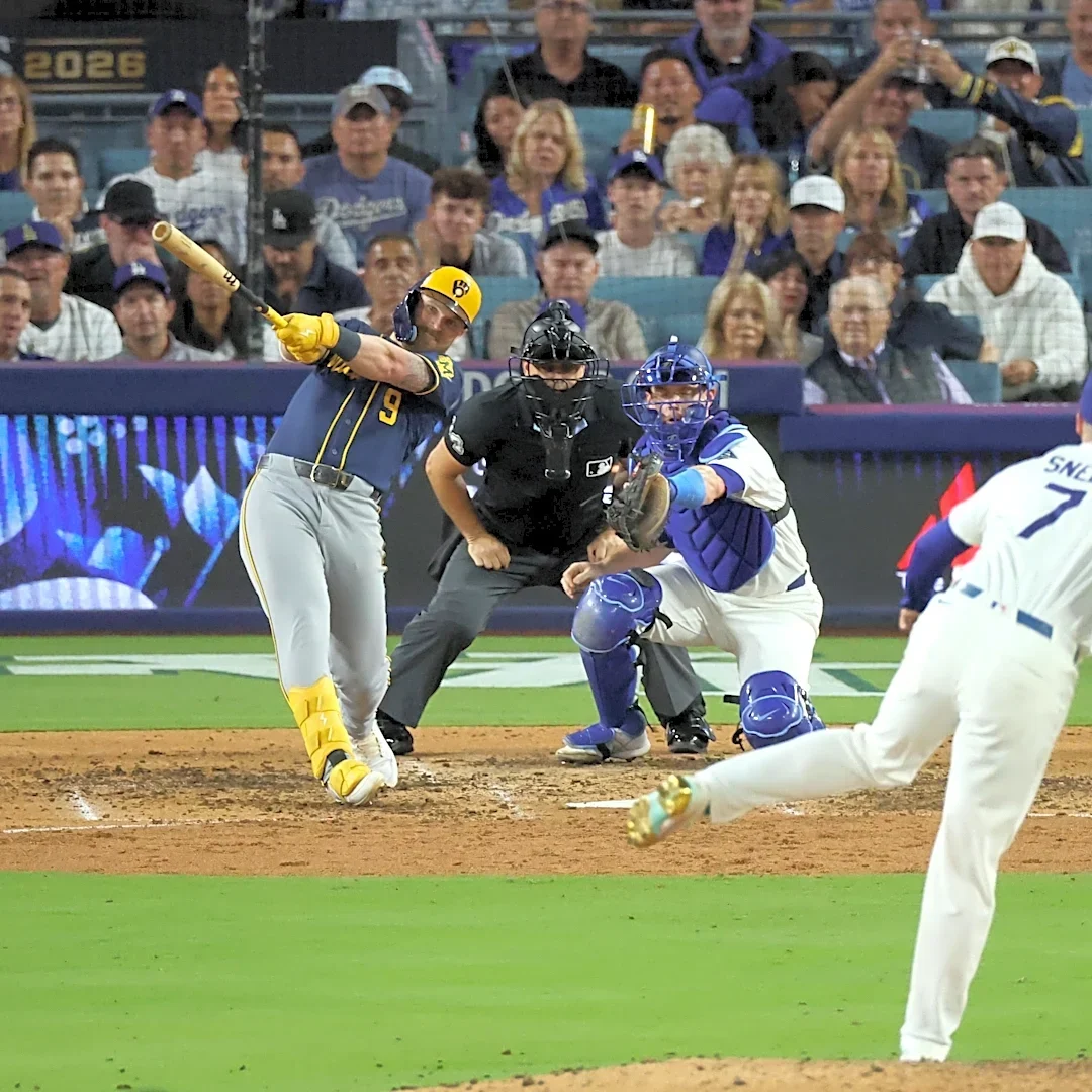 Jake Bauers strikes again, Brewers stun Blake Snell to beat Dodgers in NLCS Game 3