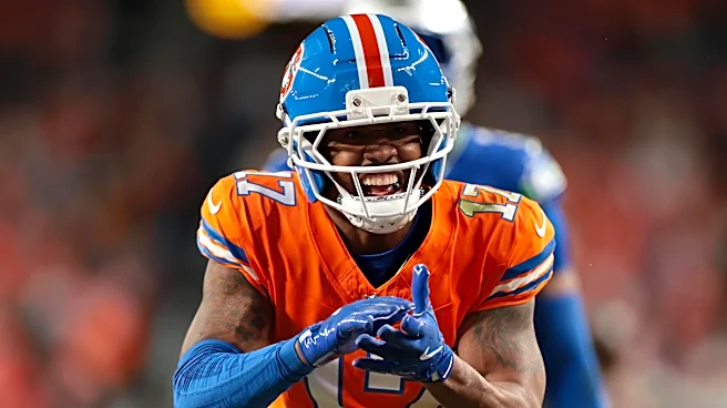 Wide receiver Jaylen Waddle questionable to return with shoulder injury