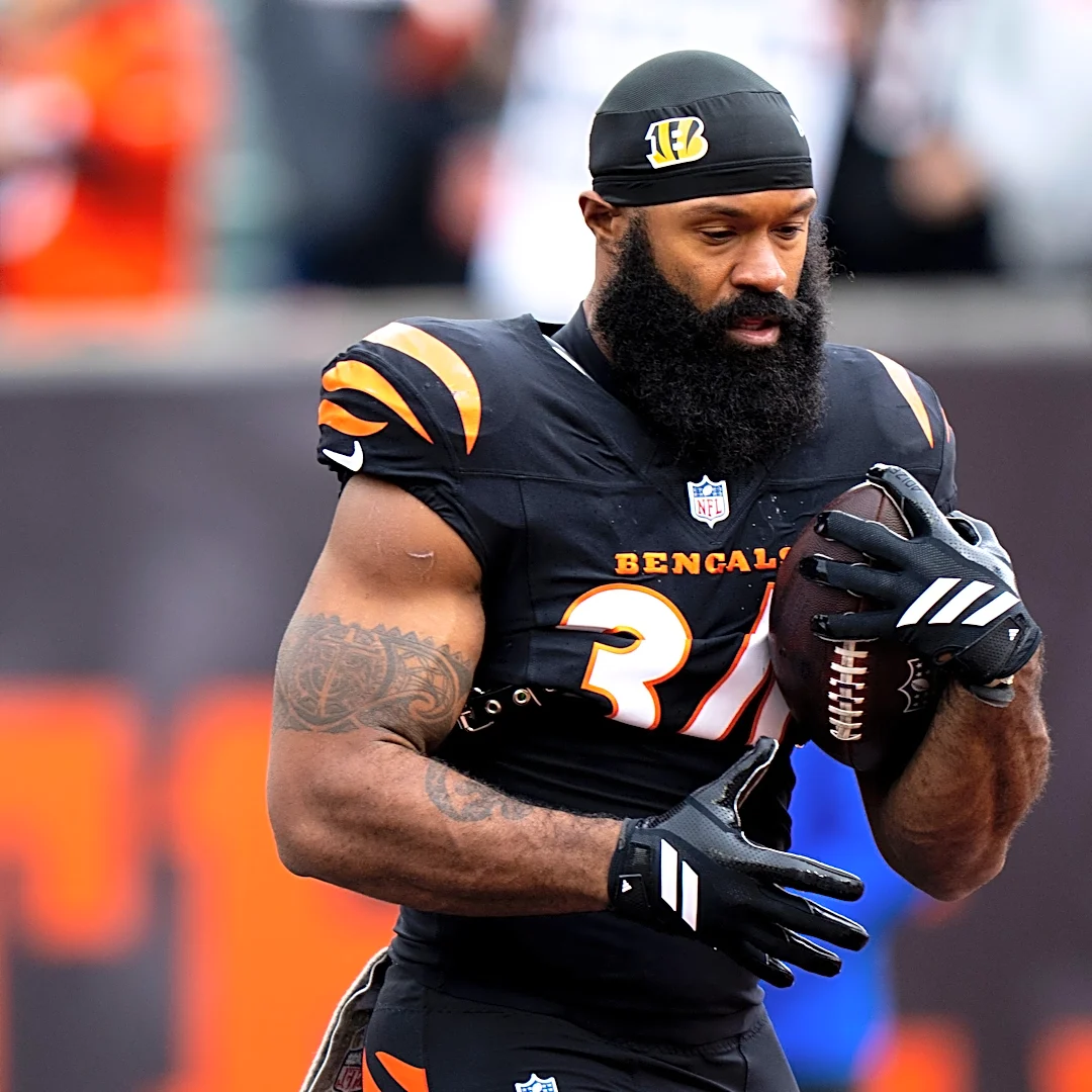 Does Samaje Perine deserve a larger role at running back over Chase Brown?