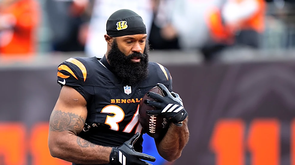 Does Samaje Perine deserve a larger role at running back over Chase Brown?
