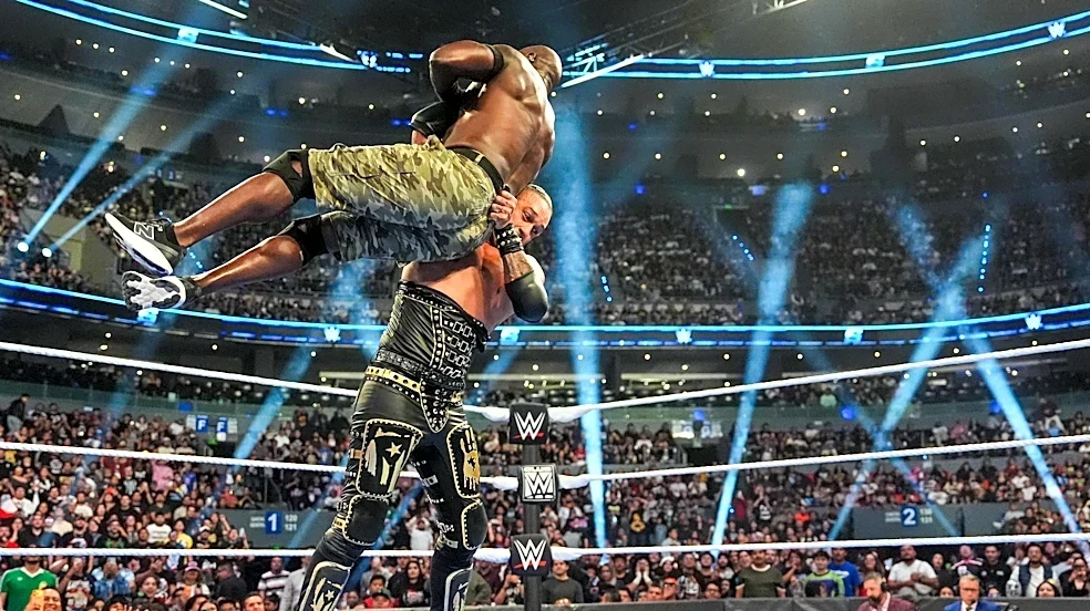 WWE SmackDown results, live discussion (Oct. 16, 2026): El Malo is a bad man