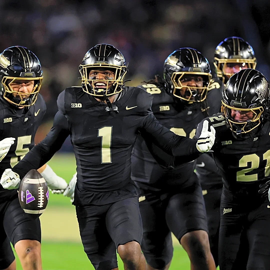 Despite Nabbing 5 Turnovers Purdue Falls to Washington 38-26