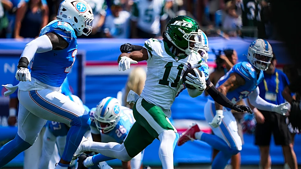 Jets make roster moves ahead of Patriots game