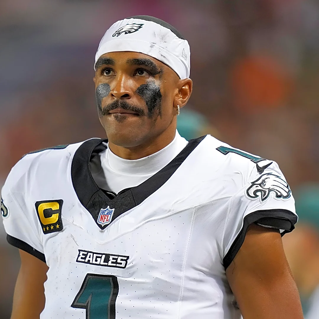 Eagles not planning to place Jalen Hurts on injured reserve (yet)