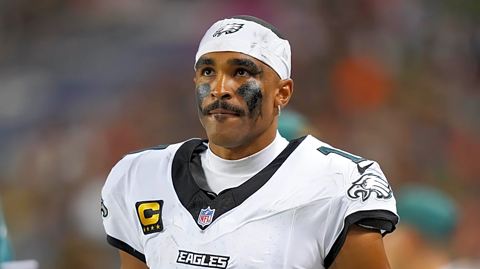 Eagles not planning to place Jalen Hurts on injured reserve (yet)