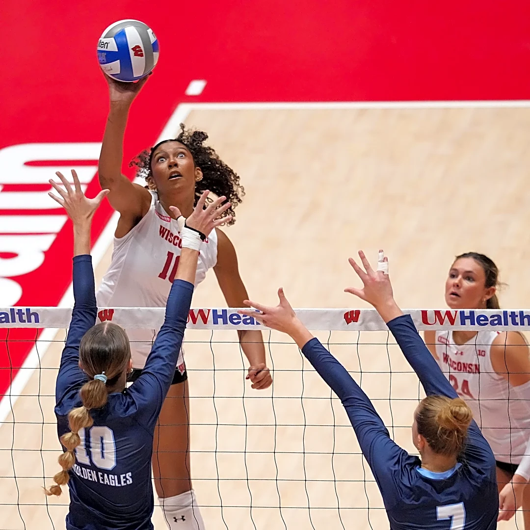 Badgers bounce back from loss to Nebraska with sweep