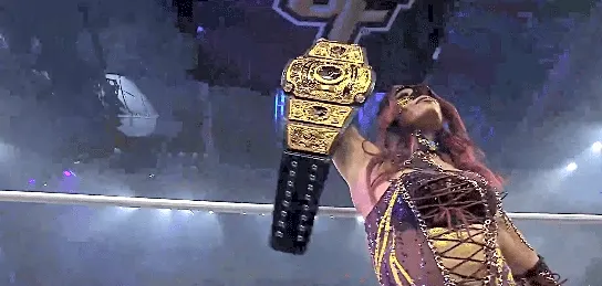 Mercedes’ mask made the difference against Thekla at WrestleDream