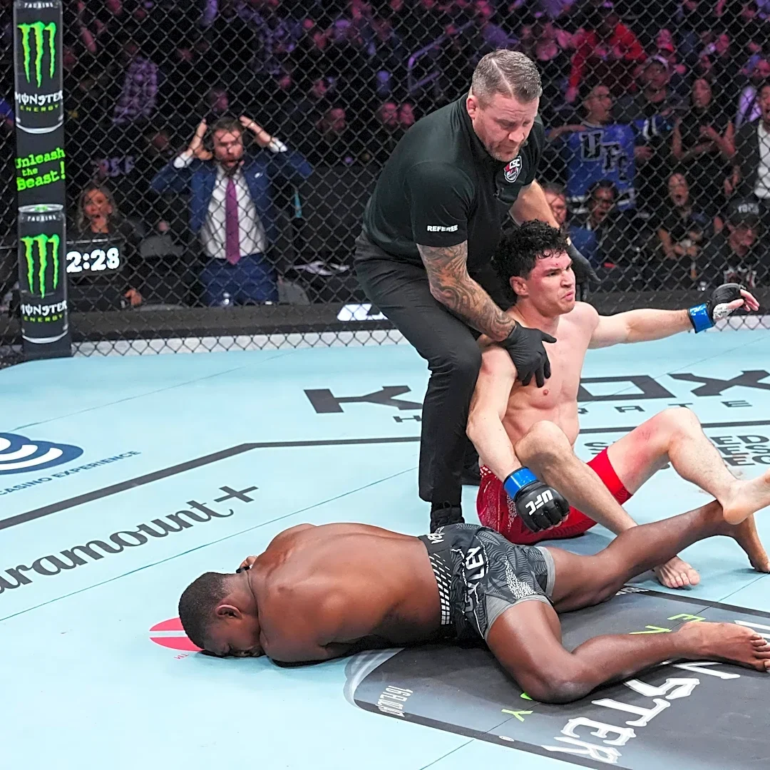 Highlights! Mike Malott closes the show with insane knee knockout over Joaquin Buckley | UFC Edmonton