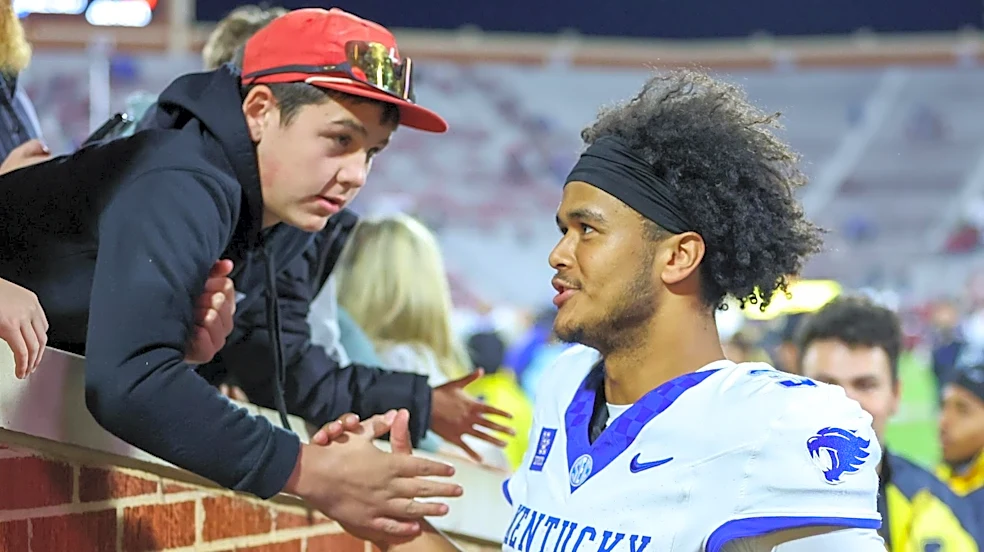 Kenny Minchey gets the job done again, while John Mateer struggles late in Kentucky win