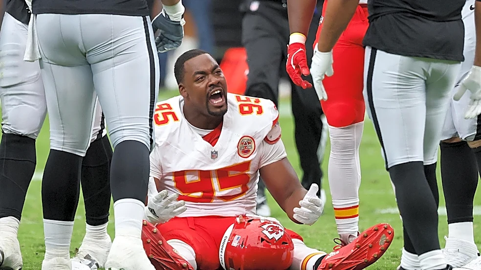 Chris Jones and Joe Cullen get in ‘screaming match’ on Chiefs sideline