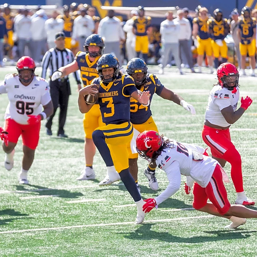 Cincinnati drops 45-42 shootout at West Virginia on last-second FG