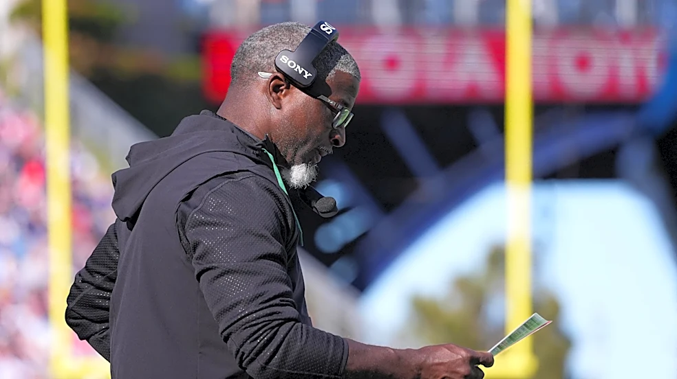 New York Jets News: Aaron Glenn’s Blunders Apparent After Patriots Loss