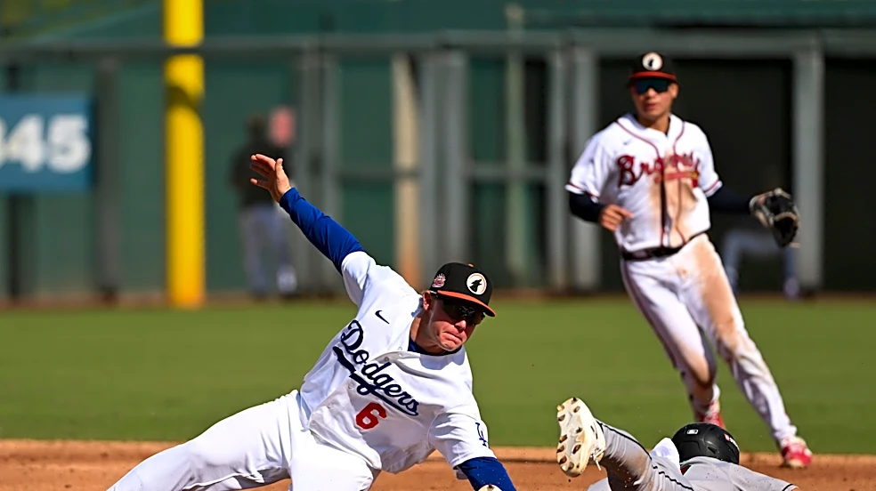 Dodgers in Arizona Fall League: Charles Davalan homers, Sam Horn makes baseball debut