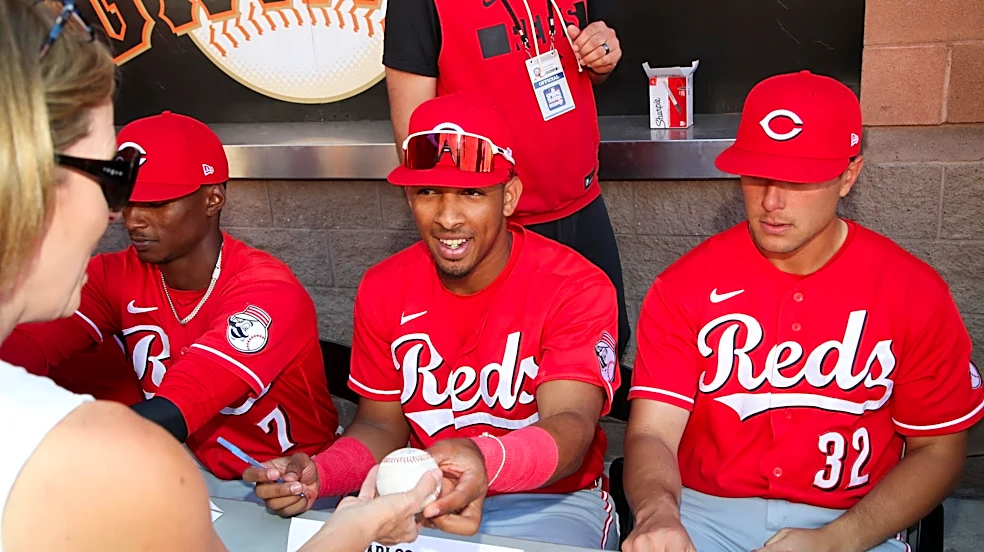 Cincinnati Reds News – Carlos Sanchez shines in Arizona, bad Elly De La Cruz trade rumors
