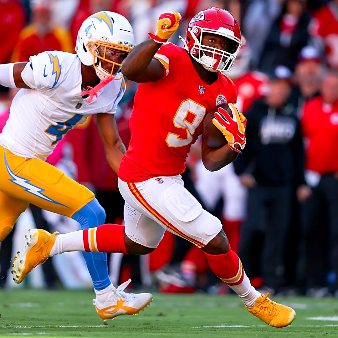 Chiefs fans give Kenneth Walker the game ball after Week 6 win