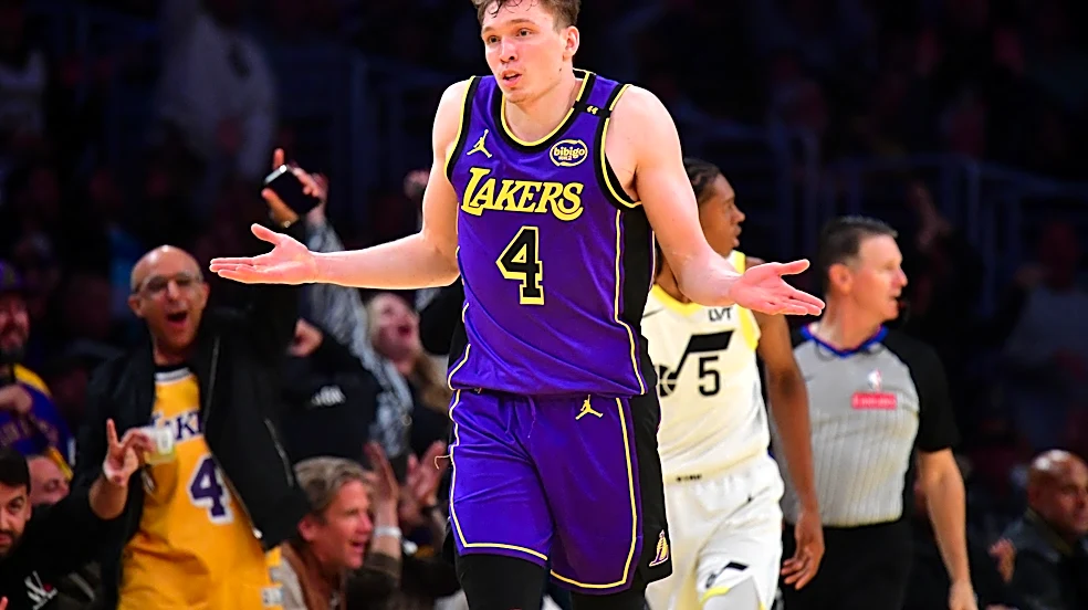 Lakers waive Dalton Knecht, roster now at 15 players