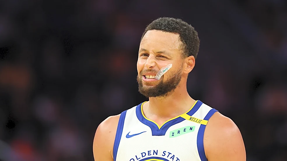 Steph Curry expected to play in Warriors opener vs. Lakers