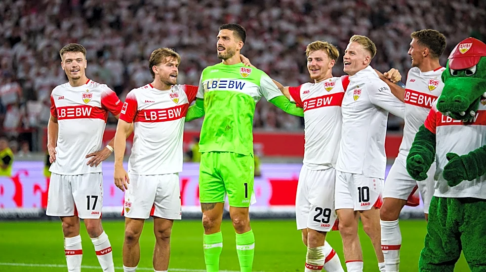 Bayern Munich News: The next goalkeeper for FC Bayern?; FC Barcelona, Real Madrid, Liverpool all want Finn Jeltsch; Paul Wanner on the move?; and M...
