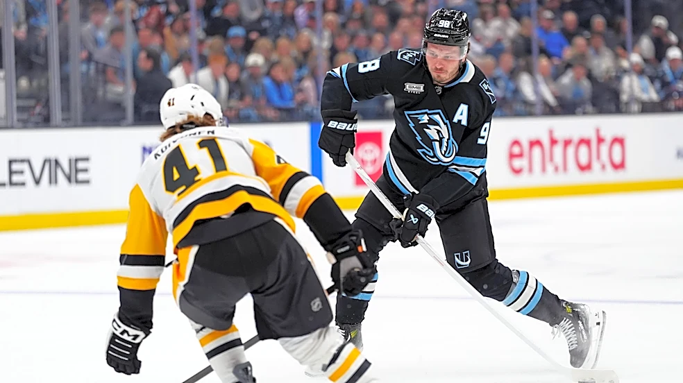 Penguins struggle despite line changes as losing streak continues