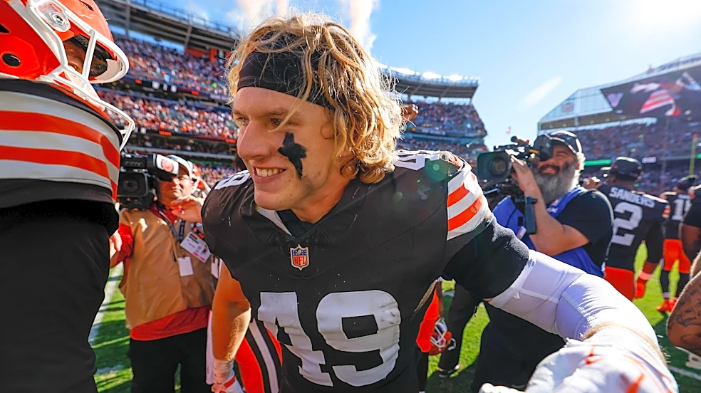 Browns defense gets huge game from Schwesinger, and these safeties stepped up big