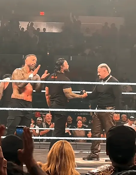Roman Reigns still loves you, Solo Sikoa