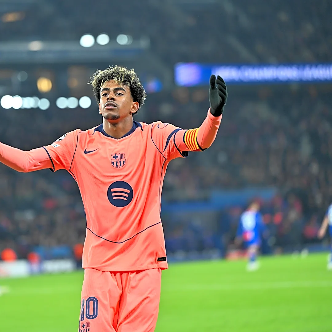 Brave Barcelona fall to PSG but gain valuable Champions League wisdom