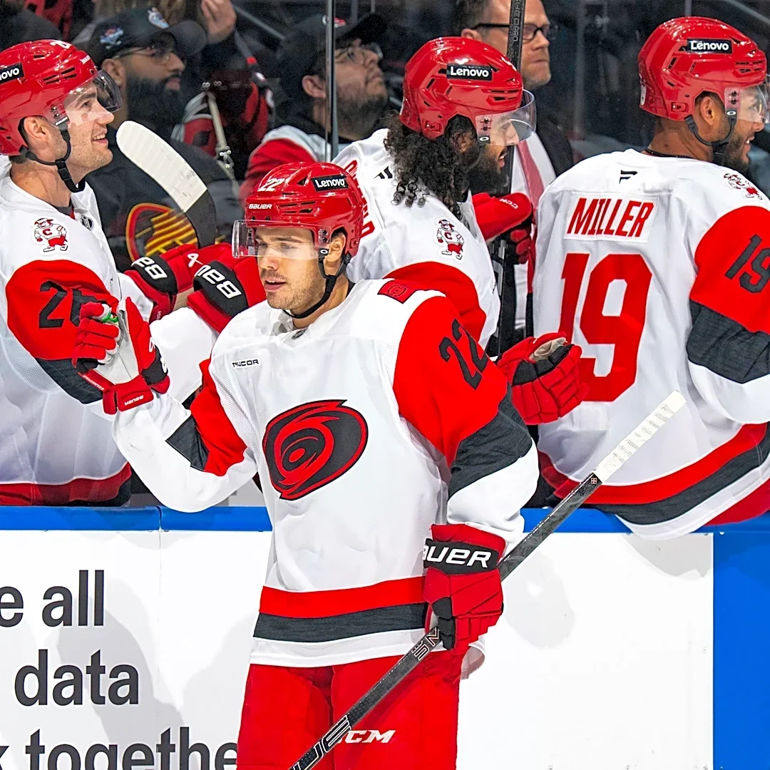Hurricanes 6, Canucks 3