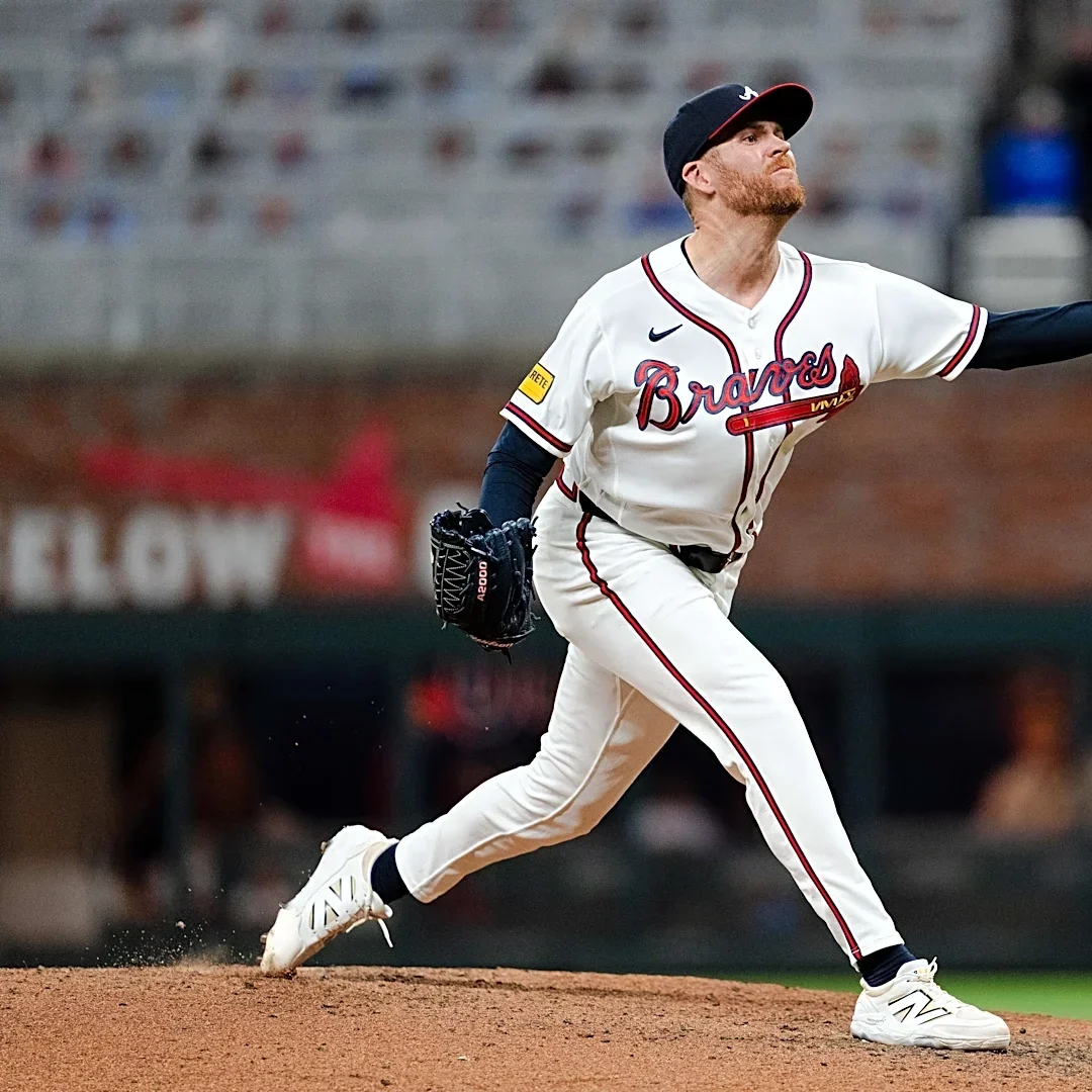 Braves News: Aaron Bummer season review, free agent battle, and more