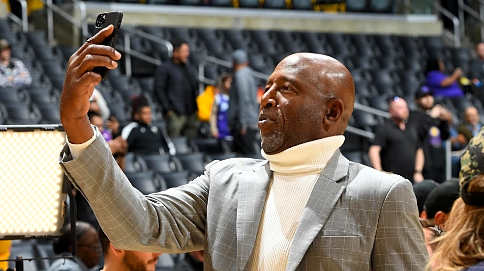 Join us for the 2026-27 Lakers season on the SB Nation app
