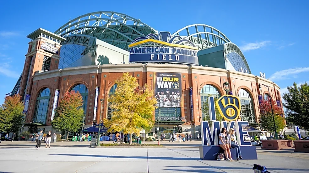 Brewers to host watch parties for Games 3 & 4 at American Family Field