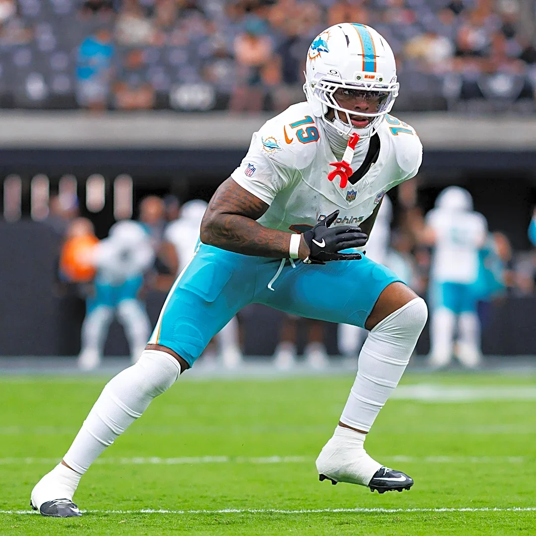 Kyle Louis returns to Miami Dolphins practice